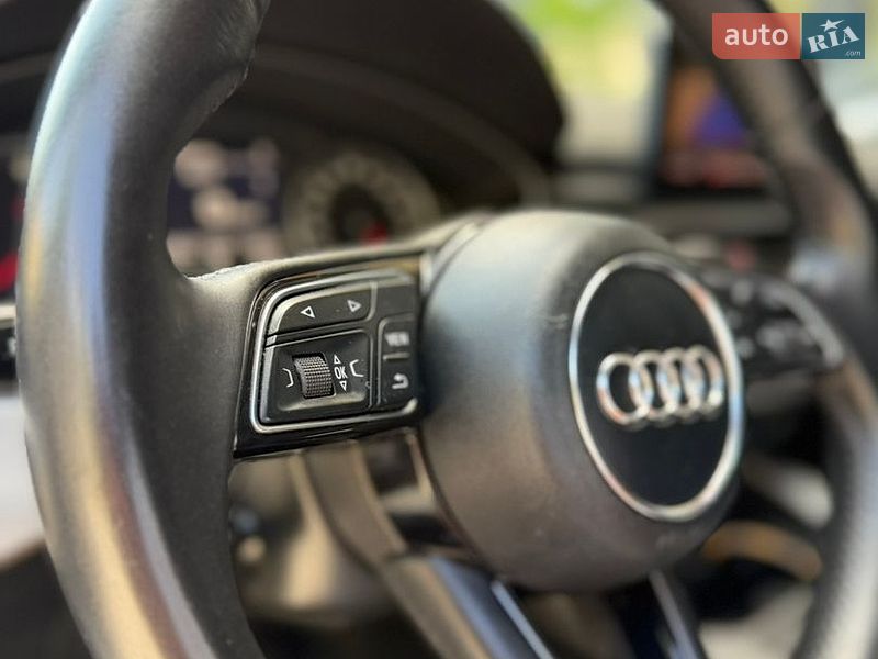 Седан Audi A4 2016 в Львове