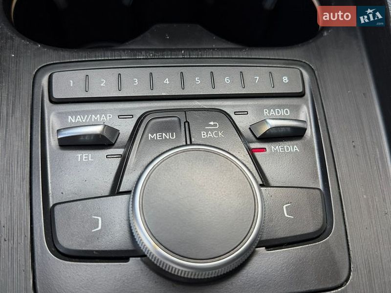 Седан Audi A4 2016 в Львове