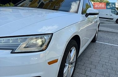 Седан Audi A4 2016 в Львове