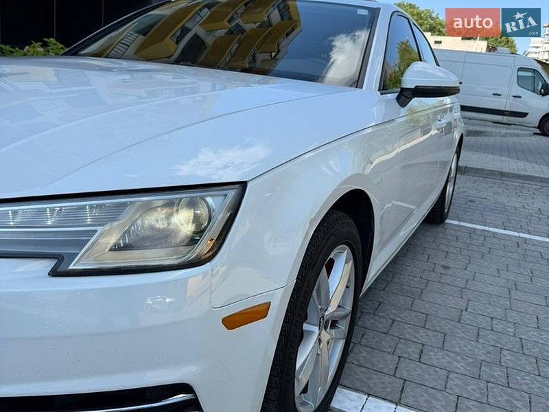 Седан Audi A4 2016 в Львове
