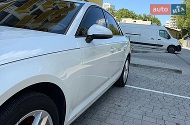 Седан Audi A4 2016 в Львове