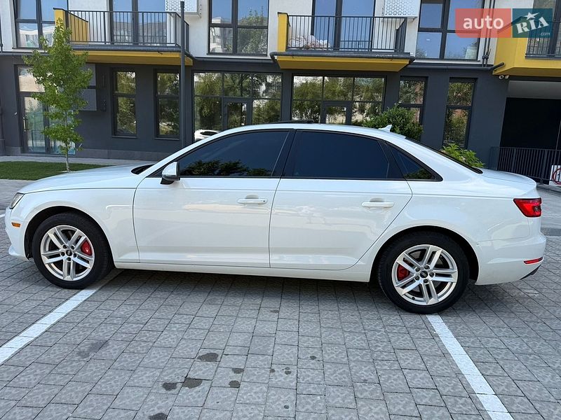 Седан Audi A4 2016 в Львове