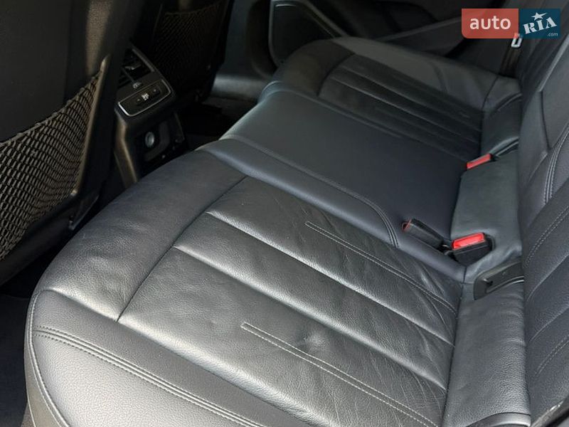 Седан Audi A4 2016 в Львове