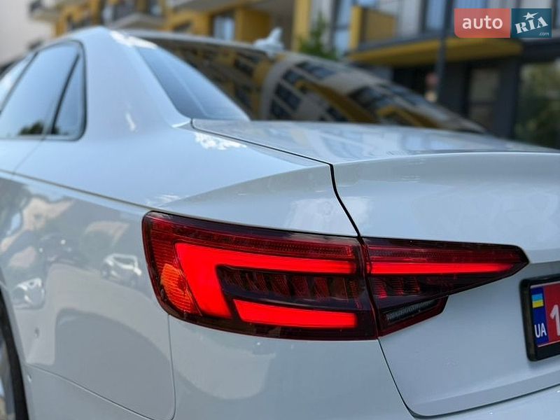 Седан Audi A4 2016 в Львове