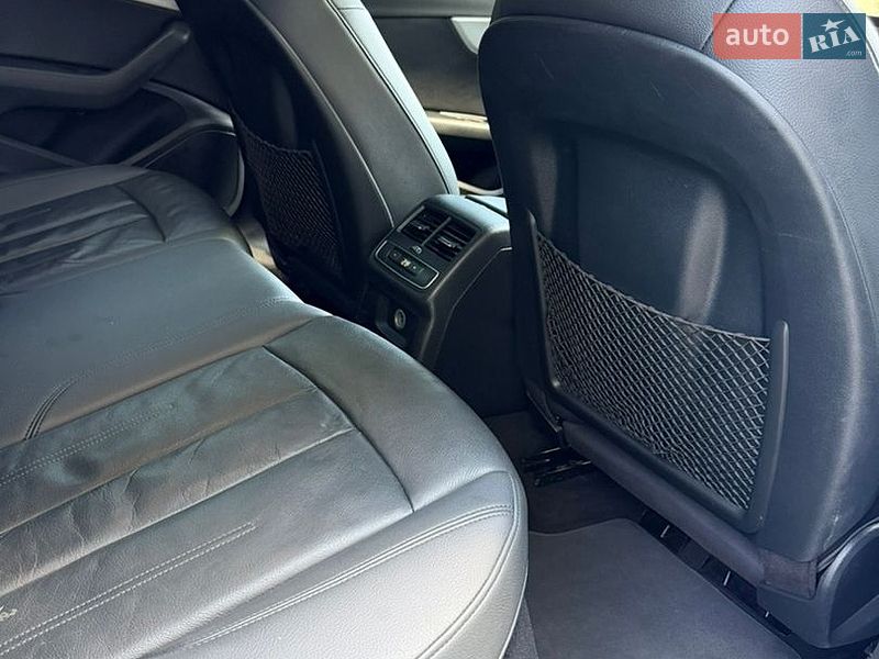 Седан Audi A4 2016 в Львове