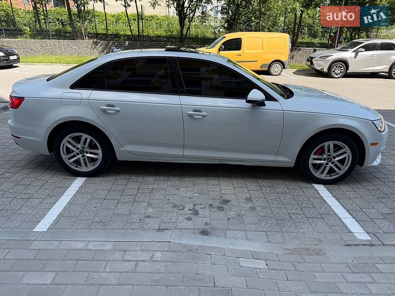 Седан Audi A4 2016 в Львове