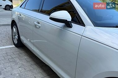 Седан Audi A4 2016 в Львове