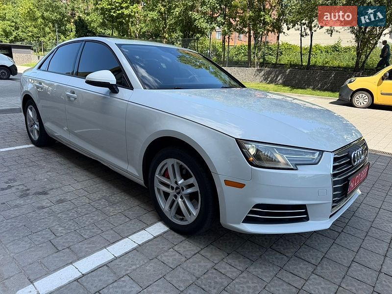 Седан Audi A4 2016 в Львове