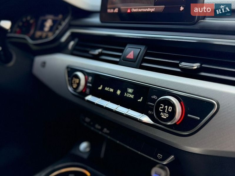 Седан Audi A4 2016 в Львове