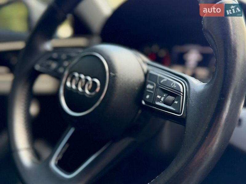 Седан Audi A4 2016 в Львове
