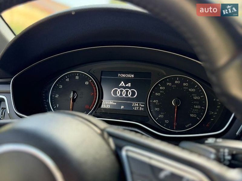 Седан Audi A4 2016 в Львове
