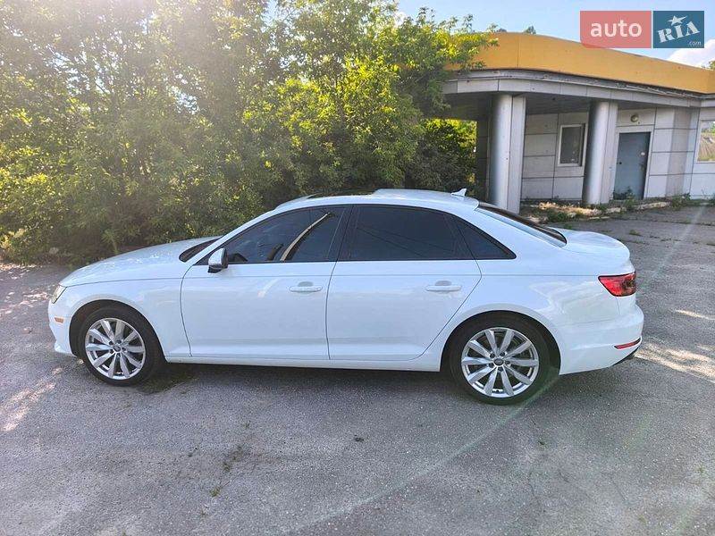 Седан Audi A4 2016 в Харькове