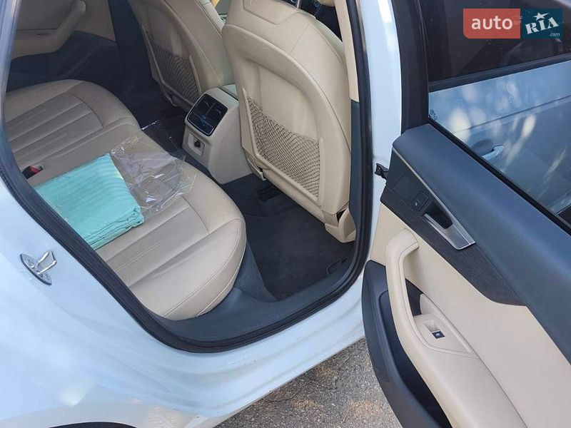 Седан Audi A4 2016 в Харькове