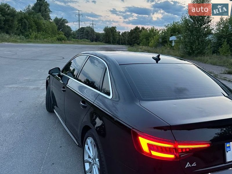 Седан Audi A4 2019 в Шостке
