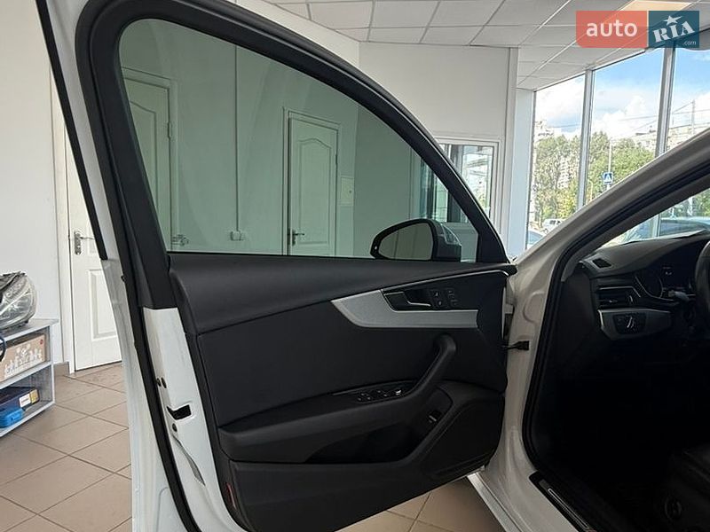 Седан Audi A4 2018 в Запоріжжі