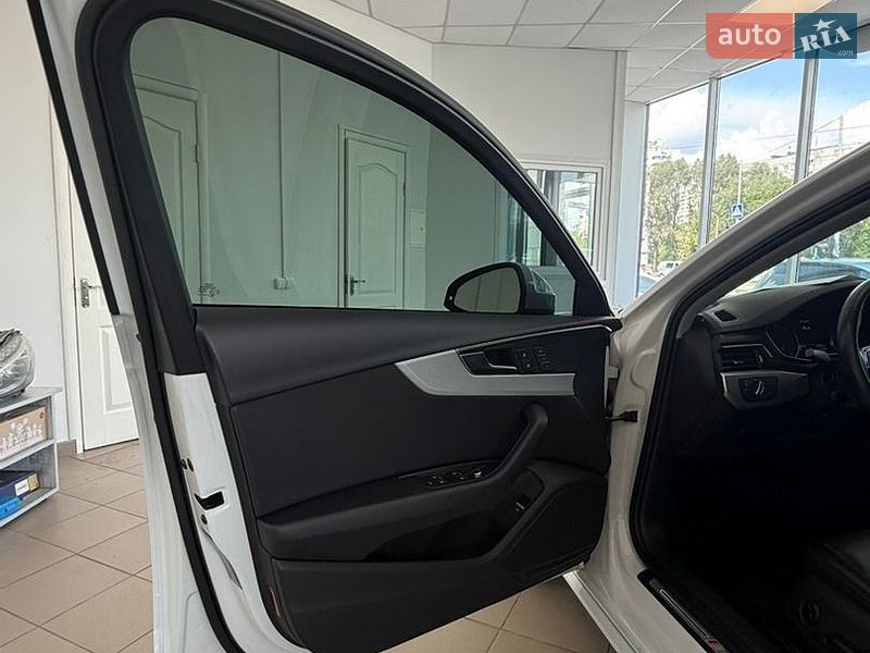 Седан Audi A4 2018 в Запоріжжі