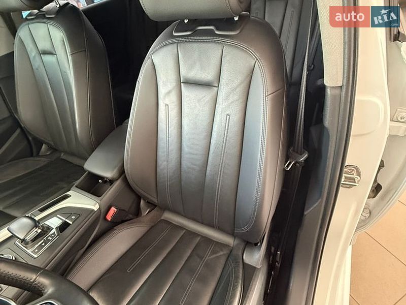 Седан Audi A4 2018 в Запоріжжі