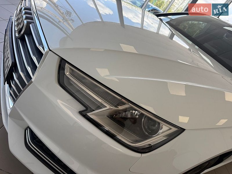 Седан Audi A4 2018 в Запоріжжі