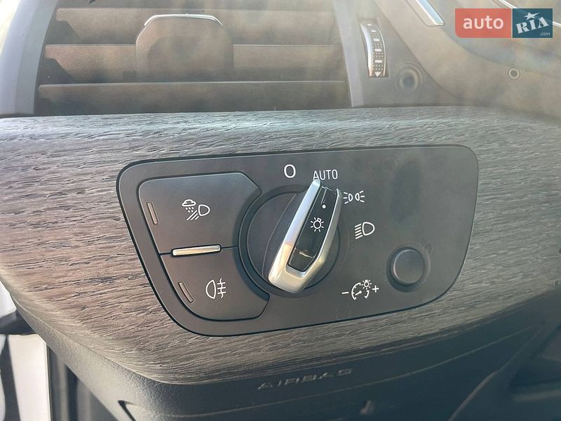 Седан Audi A4 2016 в Одесі