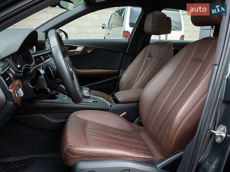 Седан Audi A4 2016 в Киеве