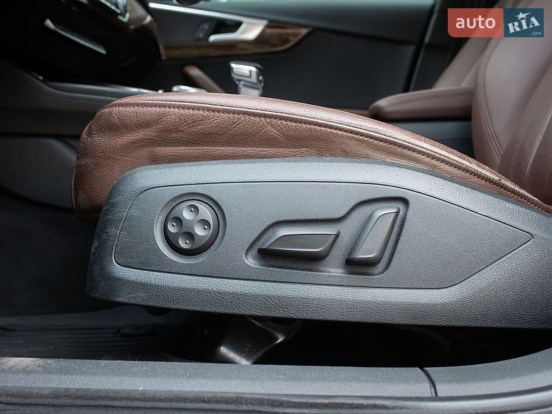 Седан Audi A4 2016 в Киеве