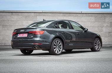 Седан Audi A4 2016 в Киеве