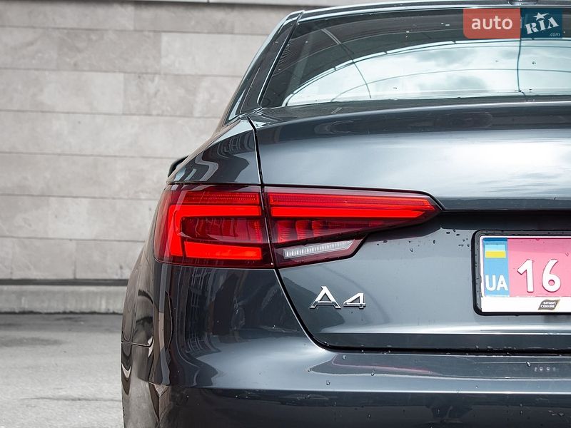 Седан Audi A4 2016 в Киеве
