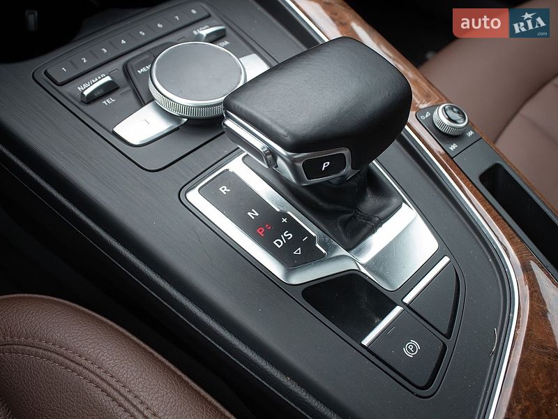Седан Audi A4 2016 в Киеве
