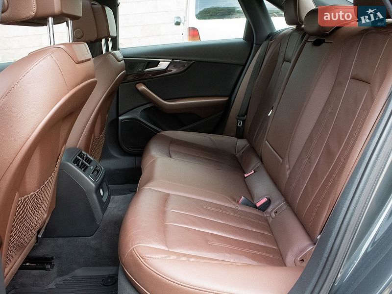Седан Audi A4 2016 в Киеве