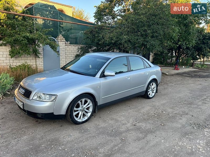 Седан Audi A4 2002 в Одессе