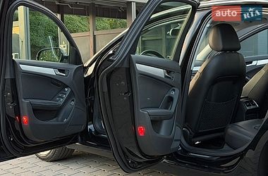 Седан Audi A4 2012 в Зборові
