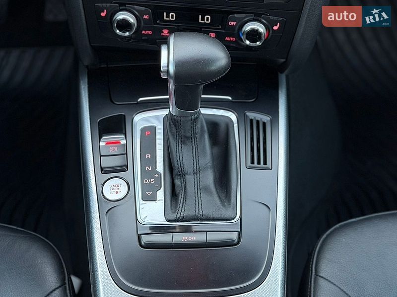 Седан Audi A4 2012 в Зборові