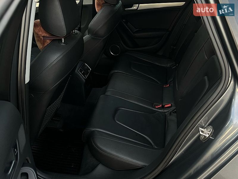 Седан Audi A4 2014 в Дніпрі