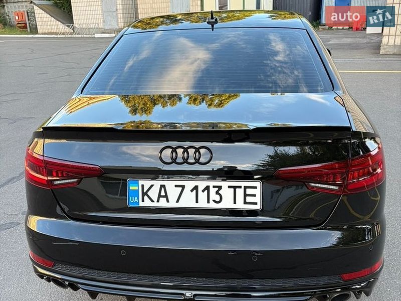 Седан Audi A4 2018 в Києві
