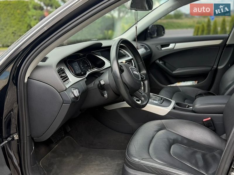 Седан Audi A4 2015 в Львові