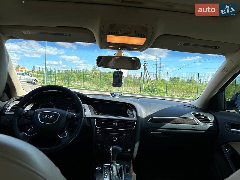 Седан Audi A4 2013 в Рівному