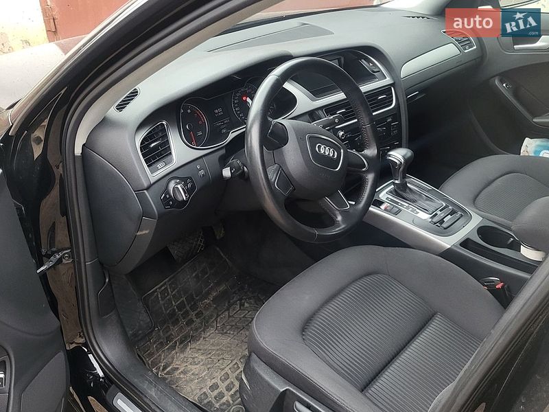 Седан Audi A4 2013 в Коростене