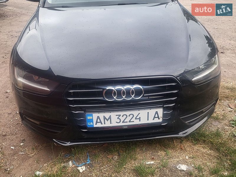 Седан Audi A4 2013 в Коростене