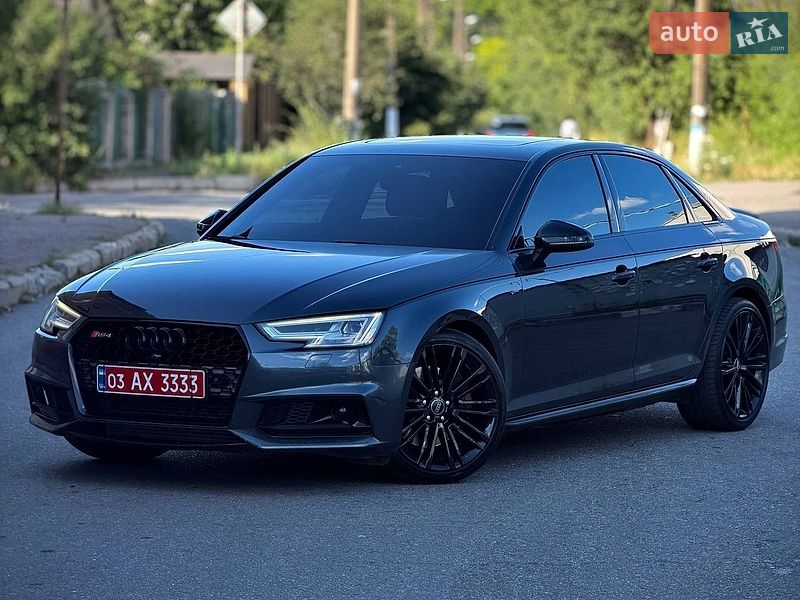 Седан Audi A4 2017 в Запорожье
