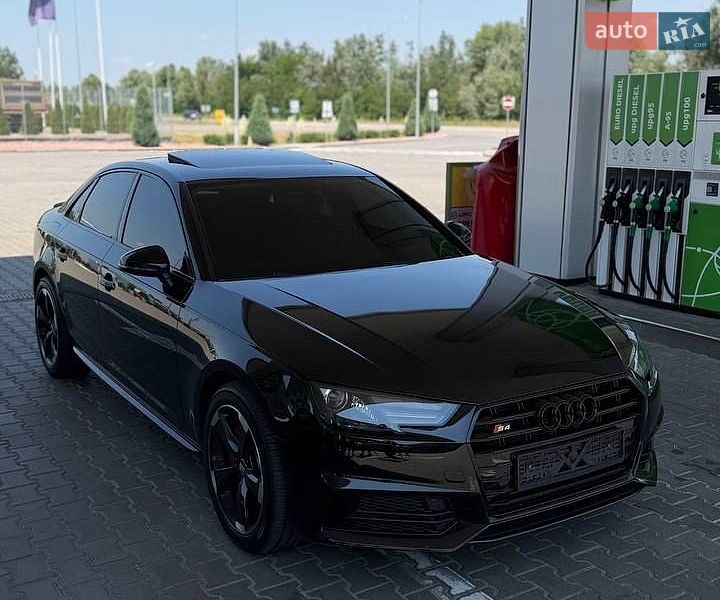 Седан Audi A4 2017 в Києві