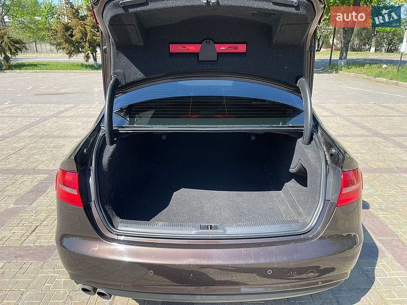 Седан Audi A4 2012 в Харькове
