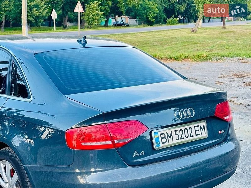 Седан Audi A4 2011 в Липовой Долине