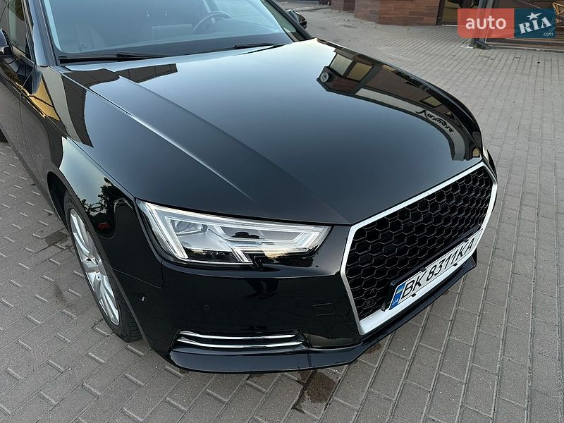 Седан Audi A4 2016 в Ровно