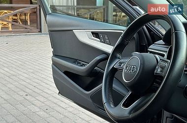 Седан Audi A4 2016 в Ровно