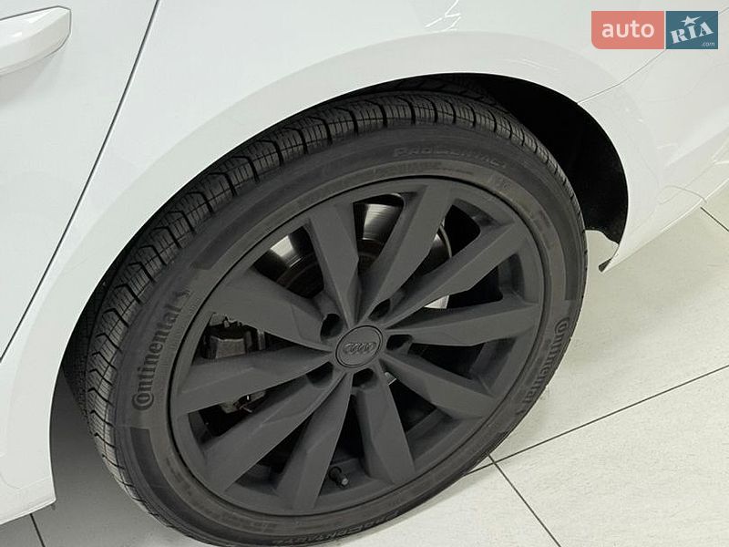 Седан Audi A4 2016 в Одесі