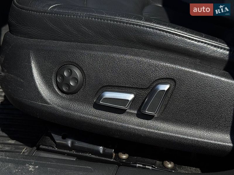 Седан Audi A4 2014 в Львові