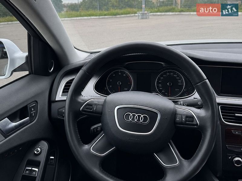 Седан Audi A4 2013 в Харкові