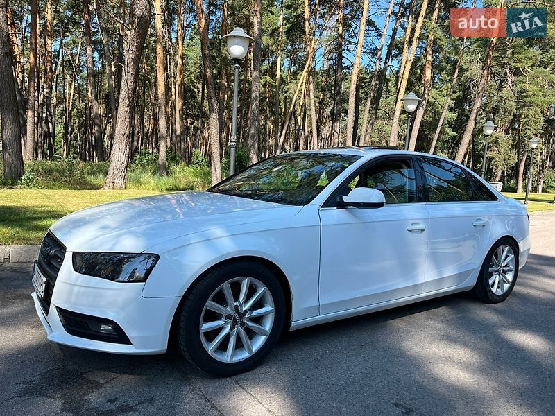 Седан Audi A4 2012 в Чернигове