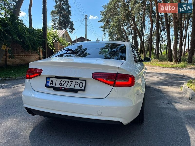 Седан Audi A4 2012 в Чернигове