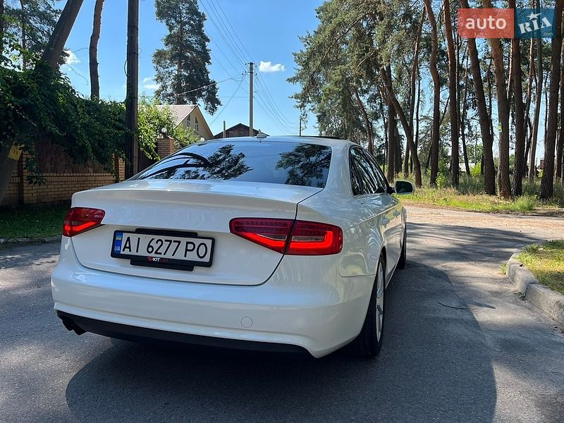 Седан Audi A4 2012 в Чернигове